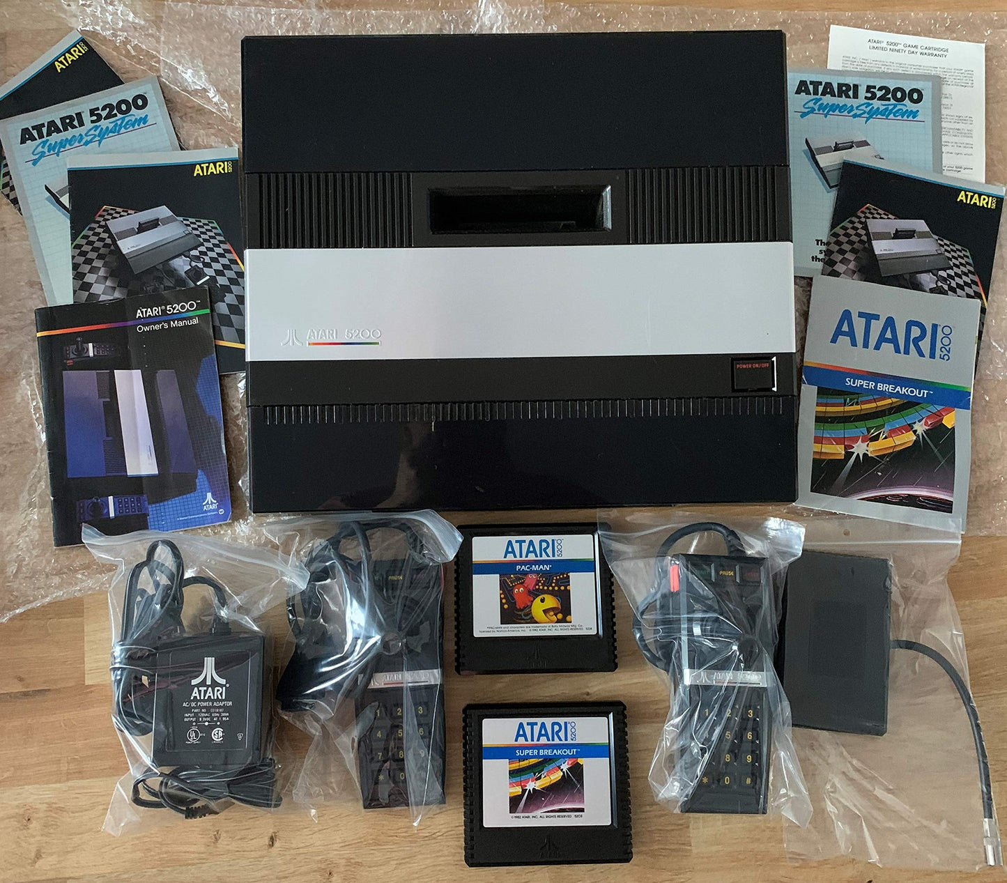 Atari 5200 - Video Game Console (System)